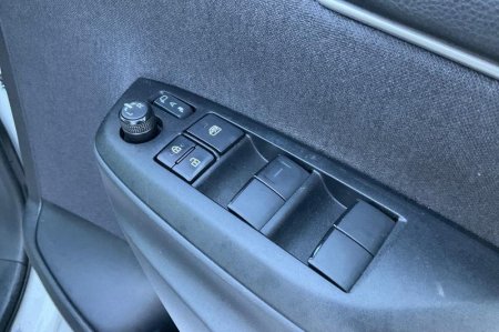 2022 Toyota Yaris - photo 16
