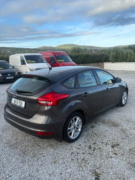 2016 Ford Focus - photo 2