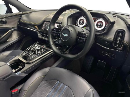 2025 Aston Martin DBX - photo 18