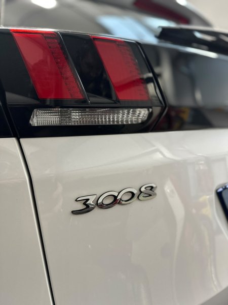 2017 Peugeot 3008 - photo 3