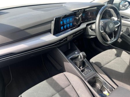 2024 Volkswagen Golf - photo 2