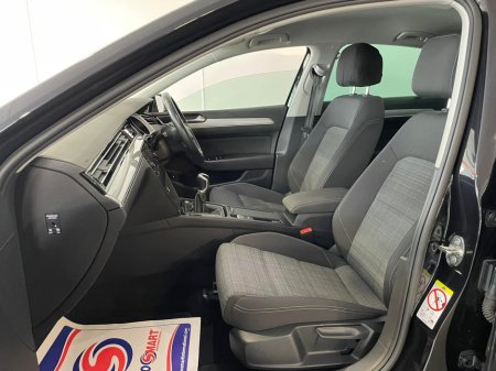 2020 Volkswagen Passat - photo 4