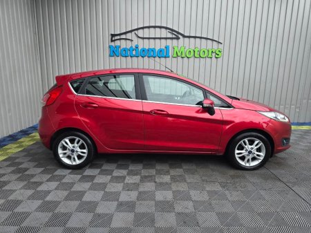 2015 Ford Fiesta - photo 2