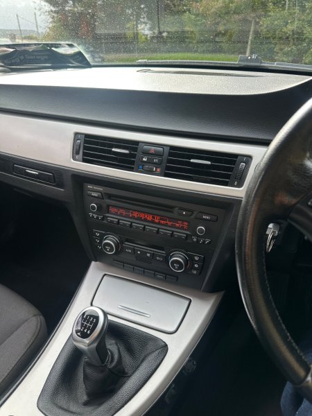 2010 BMW 3-Series - photo 9