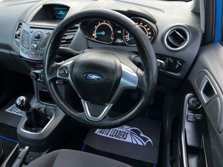 2015 Ford Fiesta - photo 14