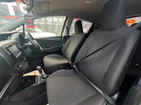 2018 Toyota Vitz - photo 11