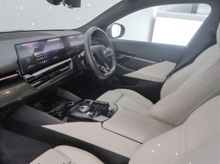 2024 BMW 5-Series - photo 7