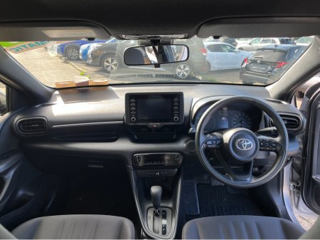 2023 Toyota Yaris - photo 13