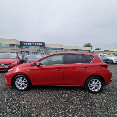 2017 Toyota Auris - photo 2