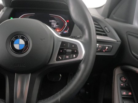 2024 BMW 1-Series - photo 18