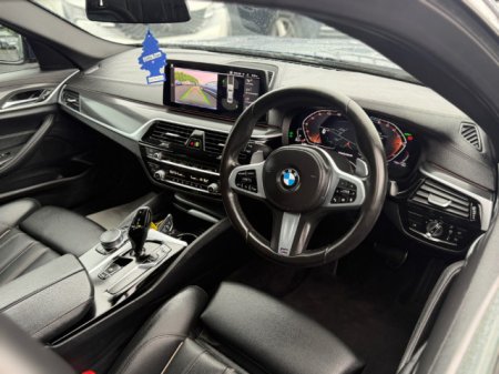 2022 BMW 5-Series - photo 9