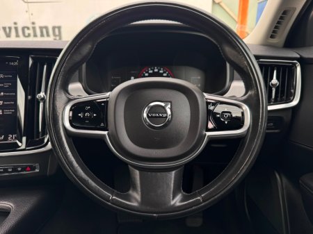 2017 Volvo S90 - photo 16