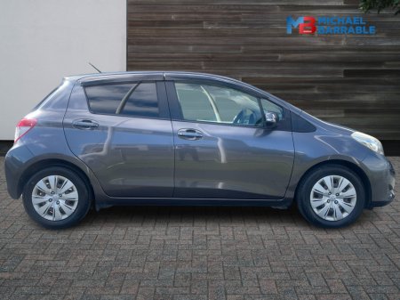 2012 Toyota Vitz - photo 4