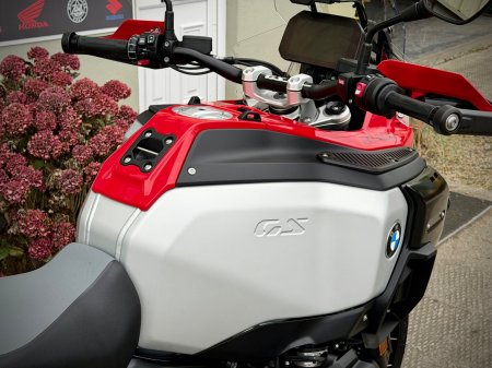2025 BMW Other - photo 6