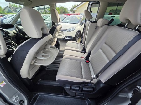 2017 Nissan Serena - photo 12