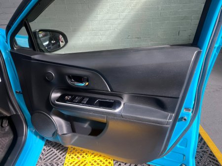 2017 Toyota Aqua - photo 15
