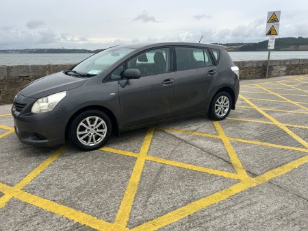 2011 Toyota Verso - photo 2