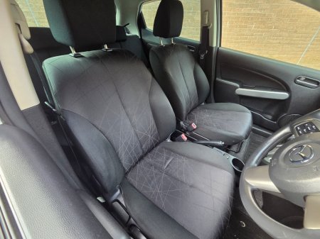 2014 Mazda Demio - photo 16