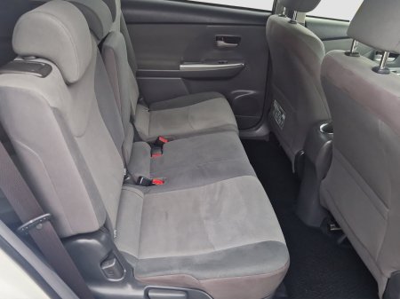 2013 Toyota Prius - photo 11