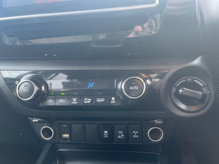 2020 Toyota Hilux - photo 11