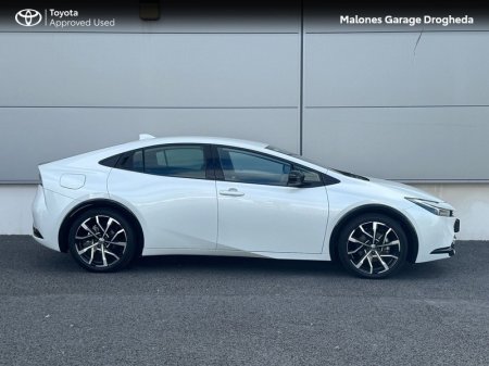 2025 Toyota Prius - photo 3