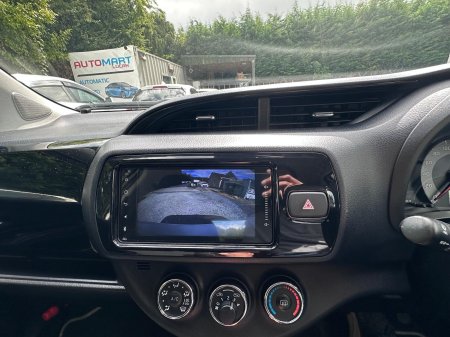 2019 Toyota Vitz - photo 9