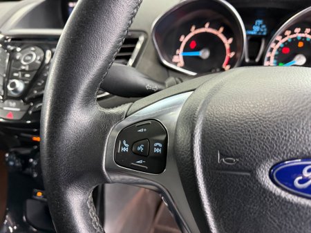 2016 Ford Fiesta - photo 24