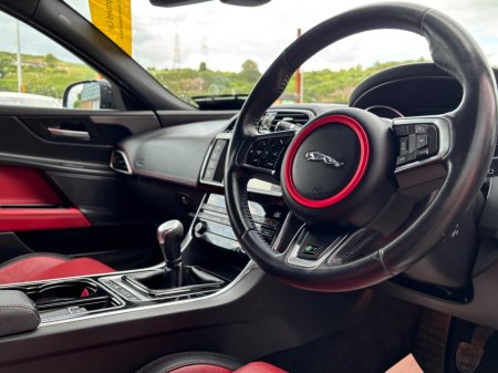 2015 Jaguar XE - photo 11