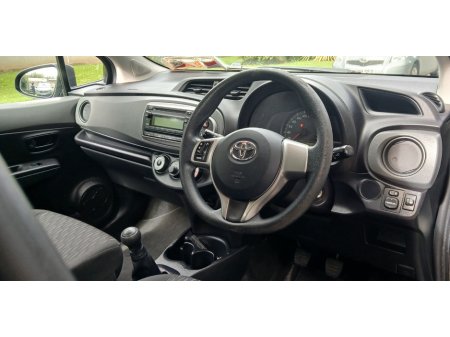 2013 Toyota Yaris - photo 5