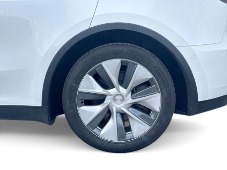2024 Tesla Model Y - photo 7