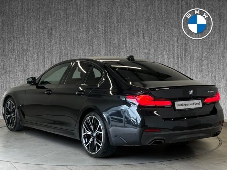 2022 BMW 5-Series - photo 2