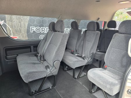 2025 Toyota Hiace - photo 11
