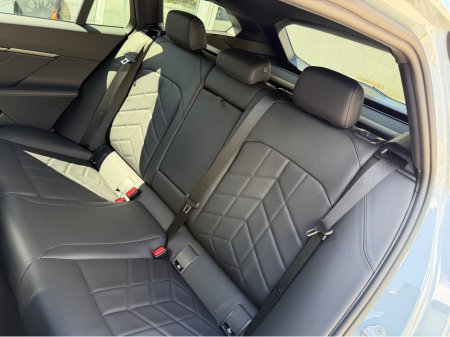 2025 BMW 5-Series - photo 16