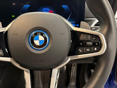 2025 BMW 3-Series - photo 17
