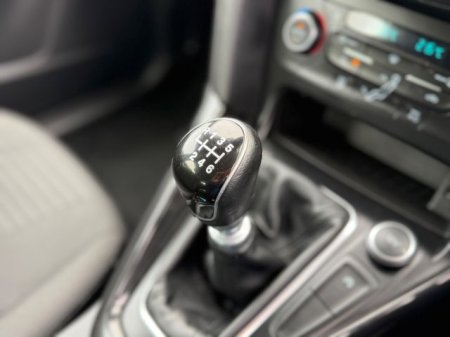 2017 Ford Focus - photo 17