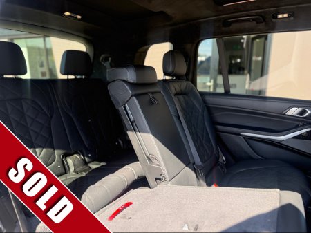 2025 BMW X7 - photo 28