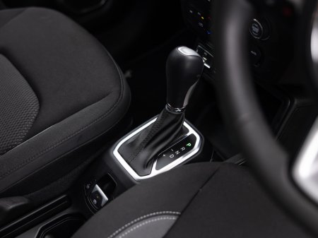 2024 Jeep Renegade - photo 16