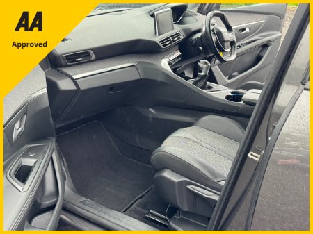 2019 Peugeot 5008 - photo 5