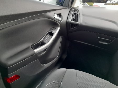 2017 Ford Focus - photo 19