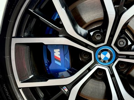 2023 BMW 5-Series - photo 12