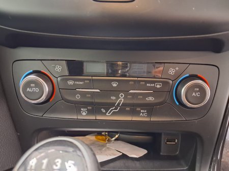 2018 Ford Focus - photo 13