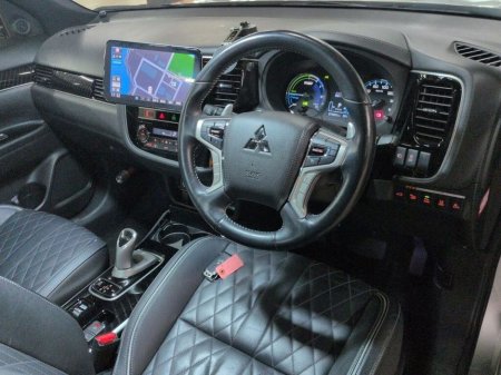 2018 Mitsubishi Outlander - photo 2