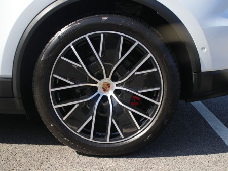2026 Porsche Macan - photo 10