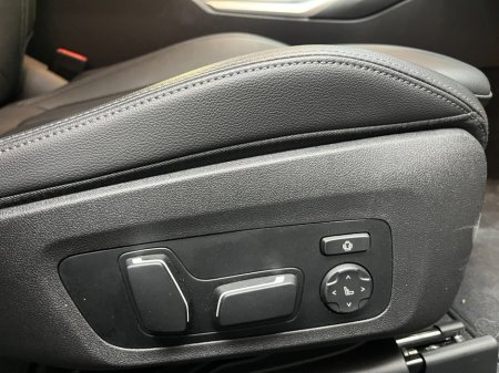 2025 BMW 3-Series - photo 13