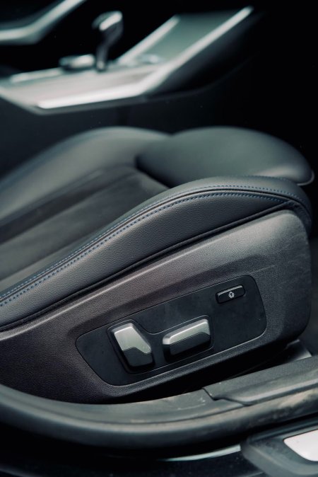 2022 BMW 3-Series - photo 17