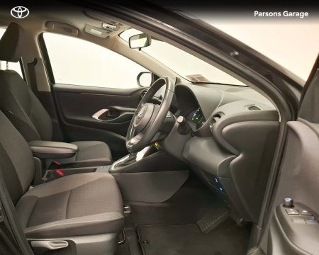 2023 Toyota Yaris - photo 8