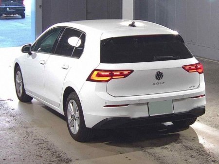 2023 Volkswagen Golf - photo 2