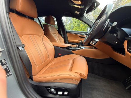 2023 BMW 5-Series - photo 15