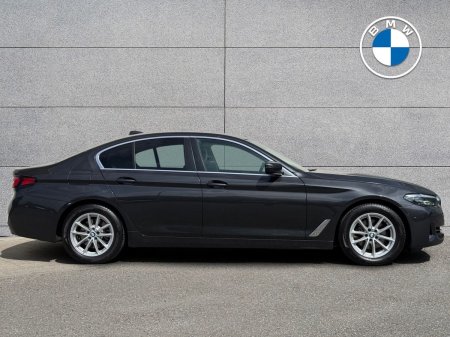 2022 BMW 5-Series - photo 3