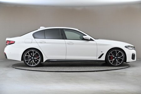 2022 BMW 5-Series - photo 12